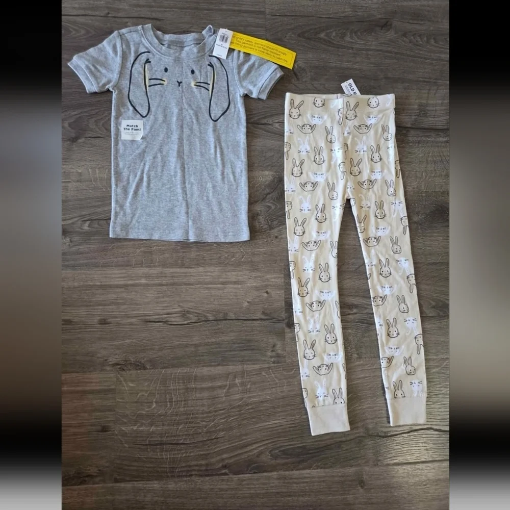 Old Navy Bunny Pajama Set 5t Size NWT